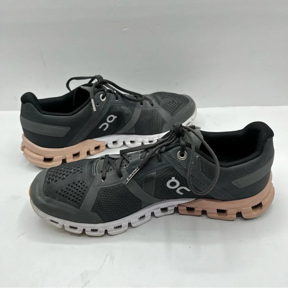 On Cloud Women’s Size 7 Gray/Pink Sneakers Running Active